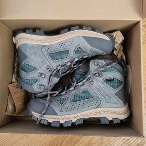 Vasque Breeze Blue Grey Hiking Boots Size 7.5